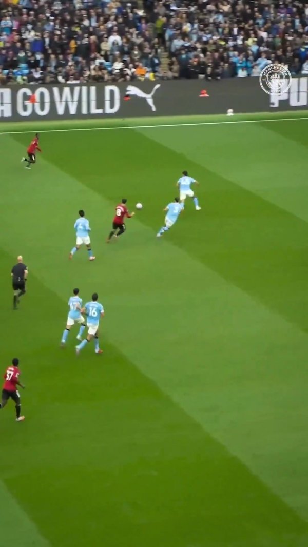 领略亮眼！曼城官方晒胡桑诺夫曼市德比驻扎集锦：作死马医😤体育赛事直播